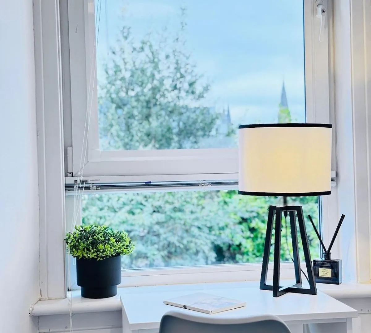 Elegant City Centre Apartment Edinburgh