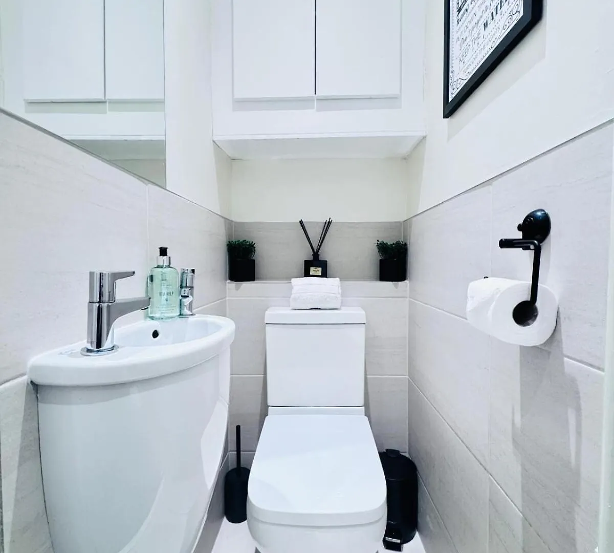 Elegant City Centre Apartment Edinburgh